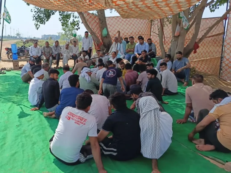 Greater Noida : अस्तौली में डंपिंग ग्राउंड निर्माण पर रोक, किसानों के विरोध के बाद प्रशासन ने लिया फैसला