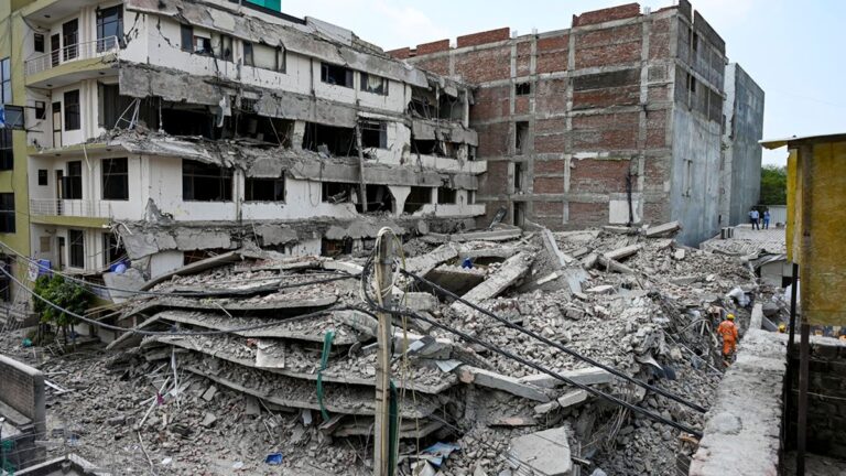 Saket Building Collapse: साकेत बिल्डिंग हादसे ने छीनी छह जिंदगियां, मेडिकल छात्रों समेत कैंटीन संचालक की दर्दनाक मौत