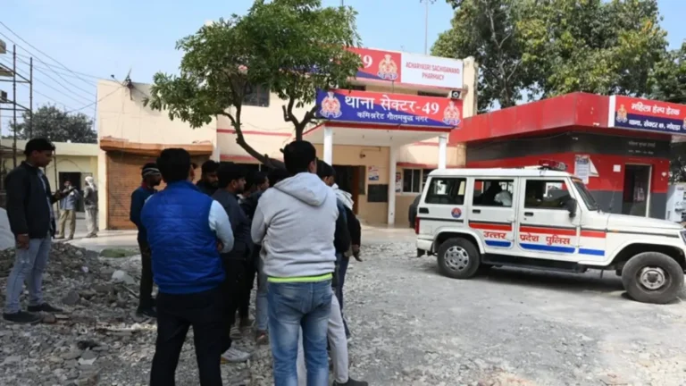 Noida murder case 2026,: नोएडा में एलएलबी छात्र की घर में घुसकर हत्या, 8 घंटे में एनकाउंटर में आरोपी गिरफ्तार