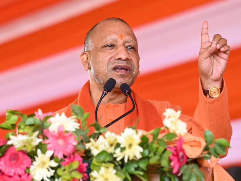 Uttar Pradesh : हम समस्याएं नहीं, समाधान देते हैं, तभी जनता जनार्दन हमें चुनती है- सीएम योगी