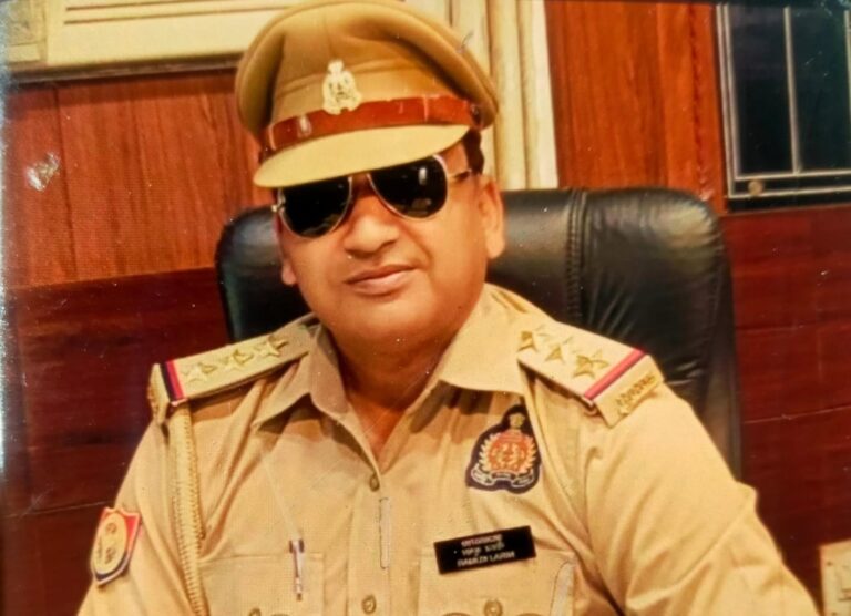Uttar Pradesh : हापुड़ में उद्योगपति के घर डकैती का मामला, थाना देहात प्रभारी लाइन हाजिर, 10 टीमें जांच में जुटी