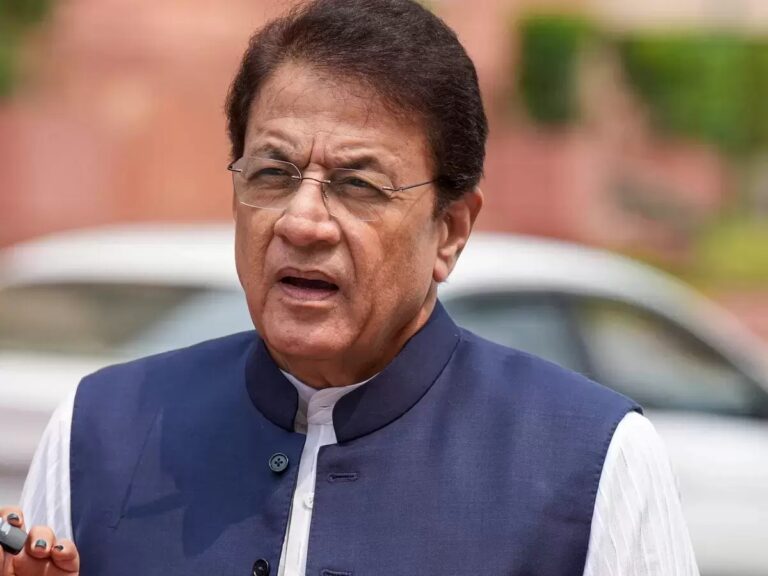 Uttar Pradesh : कांवड़ यात्रा से पहले जलभराव खत्म करने को लेकर सांसद अरुण गोविल ने डीएम को लिखा पत्र