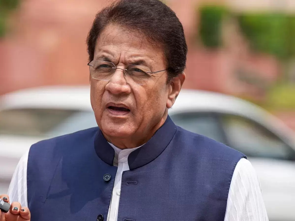 Uttar Pradesh : कांवड़ यात्रा से पहले जलभराव खत्म करने को लेकर सांसद अरुण गोविल ने डीएम को लिखा पत्र Uttar Pradesh : कांवड़ यात्रा से पहले जलभराव खत्म करने को लेकर सांसद अरुण गोविल ने डीएम को लिखा पत्र