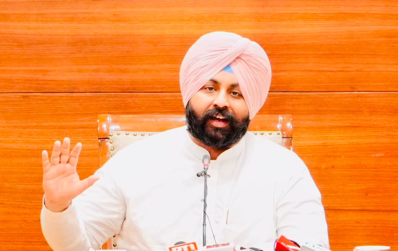पंजाब शिक्षा क्रांति : सरकारी स्कूलों के 59 विद्यार्थियों ने जेईई एडवांस परीक्षा पास की; आईआईटी क्वालीफायरों में 34 प्रतिशत की वृद्धि दर्ज पंजाब शिक्षा क्रांति : सरकारी स्कूलों के 59 विद्यार्थियों ने जेईई एडवांस परीक्षा पास की; आईआईटी क्वालीफायरों में 34 प्रतिशत की वृद्धि दर्ज