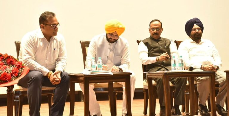 Punjab : सेवानिवृत्त आईएएस अधिकारी संजय गुप्ता ने पंजाब राज्य विद्युत नियामक आयोग के चेयरमैन के रूप में पदभार संभाला