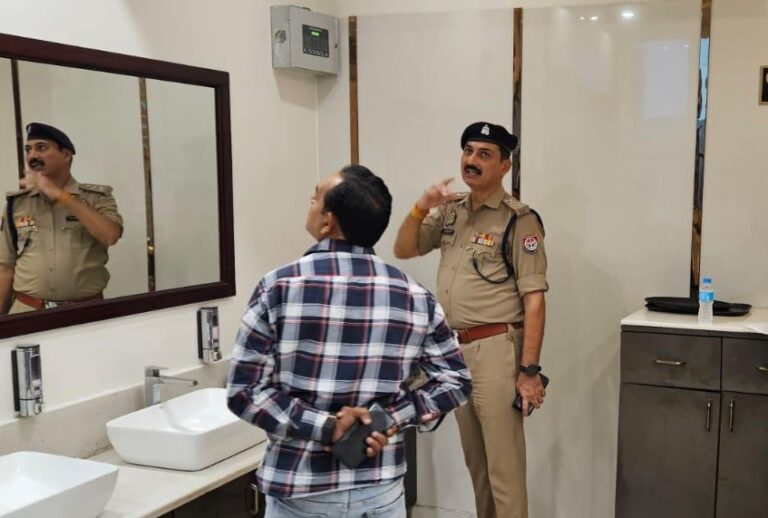 Uttar Pradesh : दिल्ली अग्निकांड के बाद अलर्ट, होटल-रेस्टोरेंट में चला फायर सेफ्टी अभियान, कमियां मिलने पर होगी कार्रवाई