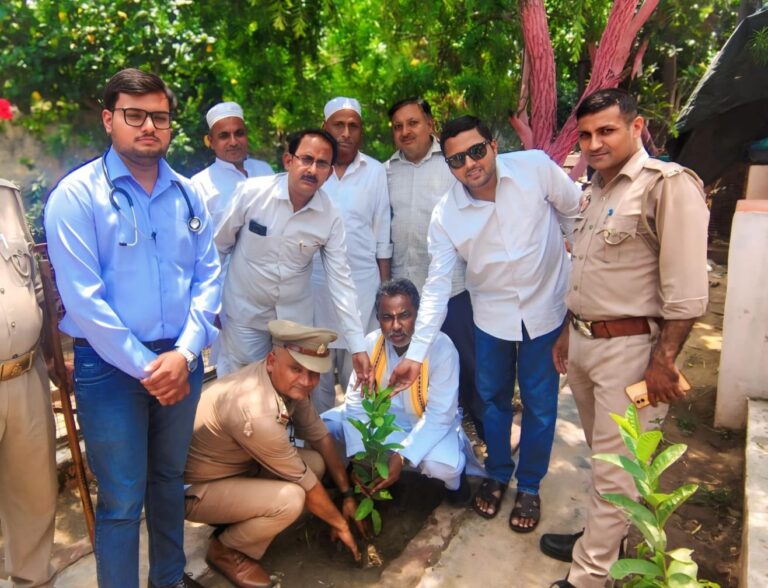 Uttar Pradesh : विश्व पर्यावरण दिवस पर एपीजे अब्दुल कलाम सोसाइटी ने “एक पेड़ मां के नाम” अभियान के तहत किया वृक्षारोपण, मरीजों को बांटे फल