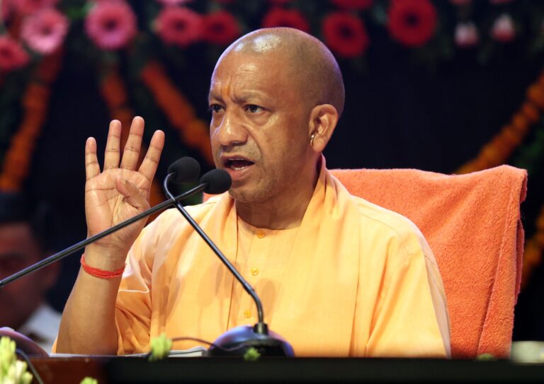 Uttar Pradesh : 12 वर्षों में बदला भारत का स्वरूप, आस्था व आर्थिकी के संगम से विकसित राष्ट्र की ओर बढ़ रहा भारत- सीएम योगी