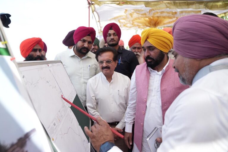 Punjab : मुख्यमंत्री ने सतलुज पट्टी को बाढ़ों से बचाने और शाहकोट-लोहियां क्षेत्र में आवागमन को सुगम बनाने के लिए 38 किलोमीटर लंबी धुस्सी बांध लिंक सड़क का शिलान्यास किया