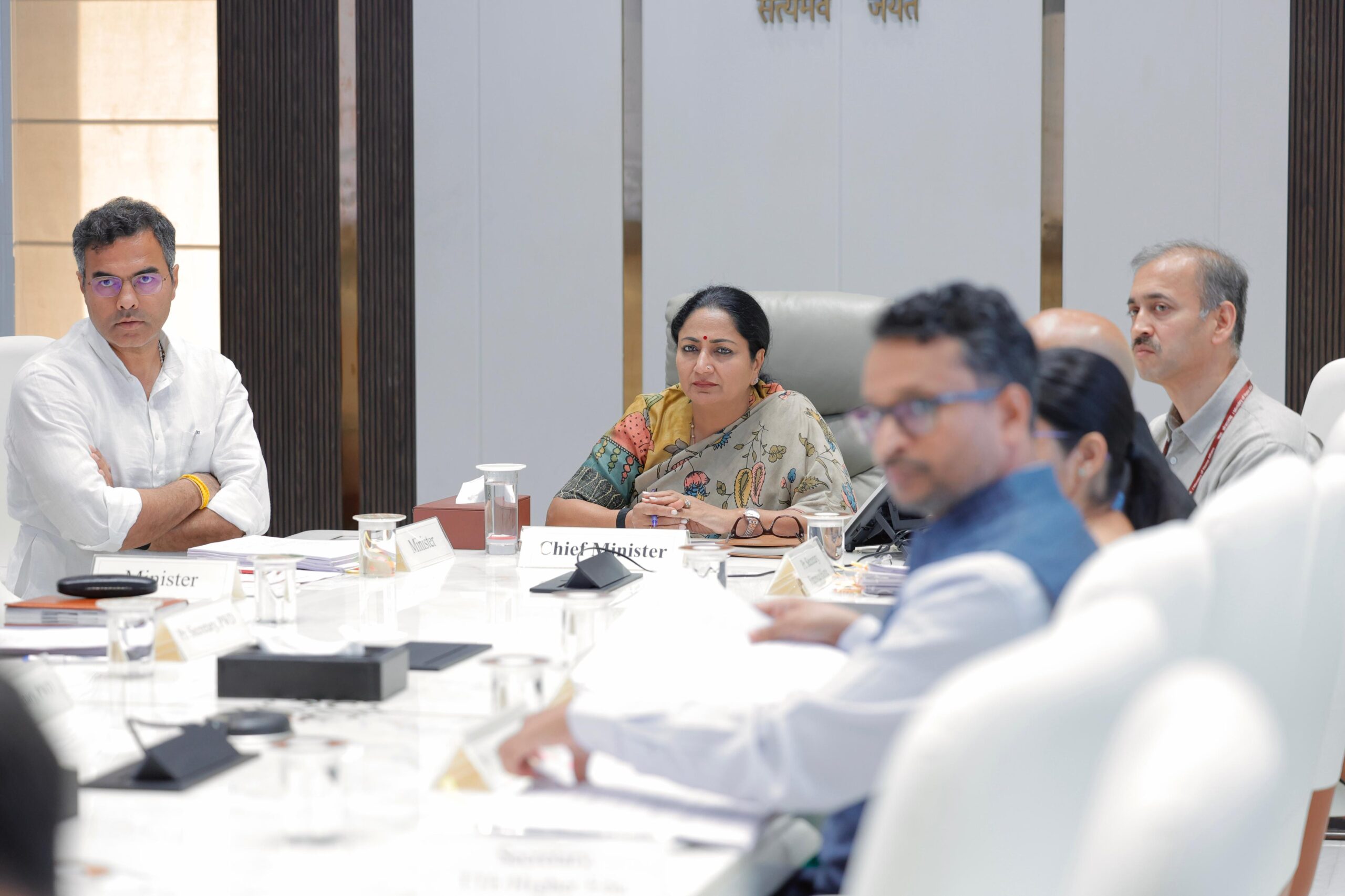 New Delhi : दिल्ली की सड़कों को आधुनिक और टिकाऊ बनाएगी रेखा गुप्ता सरकार, 657.99 करोड़ रुपये की परियोजनाओं को मंजूरी New Delhi : दिल्ली की सड़कों को आधुनिक और टिकाऊ बनाएगी रेखा गुप्ता सरकार, 657.99 करोड़ रुपये की परियोजनाओं को मंजूरी