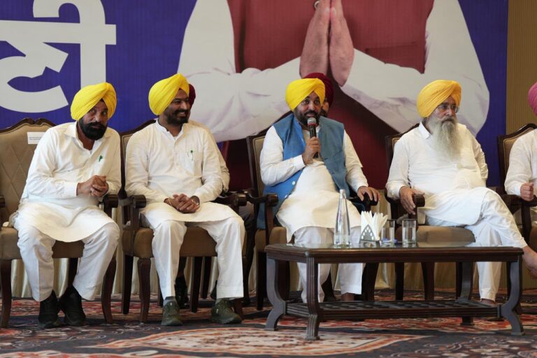 Punjab : मुख्यमंत्री भगवंत सिंह मान की ओर से 15 अगस्त से सरपंचों के लिए 10,000 रुपए मासिक मानदेय का ऐलान