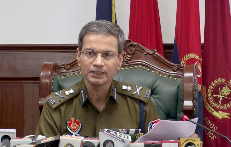 Punjab : एंटी गैंग्स्टर टास्क फोर्स द्वारा गैंग्स्टर नेटवर्कों को बड़ा झटका; ‘गैंग्स्टरां ‘ते वार’ अभियान के तहत 152 दिनों में 713 अवैध हथियार बरामद