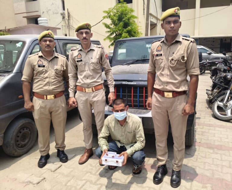 Uttar Pradesh : हापुड़ में प्रेमिका पर फायरिंग करने वाला सिरफिरा आशिक गिरफ्तार, पिस्टल और थार कार बरामद
