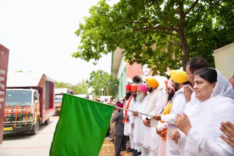 Punjab : श्री गुरु रविदास जी महाराज का संदेश पंजाब के कोने-कोने तक पहुंचेगा; मुख्यमंत्री ने डॉक्यूमेंट्री वैनों को हरी झंडी दिखाकर किया रवाना