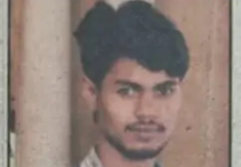 Uttar Pradesh : हापुड़ में युवक का शव फांसी के फंदे से लटका मिला, पुलिस जांच में जुटी