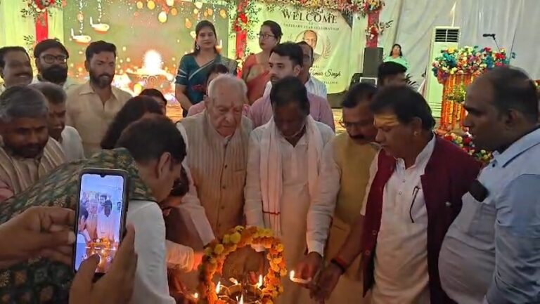 Bihar : सेवा ही सबसे बड़ा सम्मान, 100 वर्ष के हुए पद्मश्री डॉ. दिलीप कुमार सिंह, बोले विदेश छोड़ गांव लौटना जीवन का सबसे सही फैसला