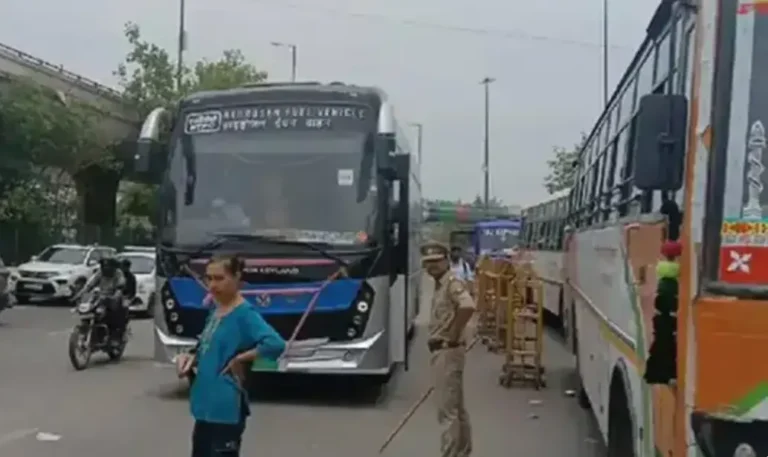 Public Transport: नोएडा में चलेंगी 110 नई ई-बसें, एयरपोर्ट तक बेहतर होगी कनेक्टिविटी