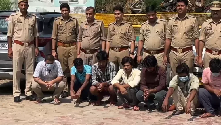 Noida Crime: नोएडा के होटल में चल रहा था जुए का अड्डा, 20 लोग गिरफ्तार, लाखों की नकदी और वाहन बरामद