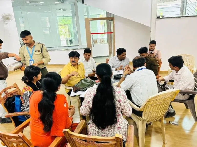Census 2027 India: नोएडा में जनगणना-2027 कार्य में लापरवाही पर सख्त कार्रवाई, दो कर्मचारी निलंबित और पांच संविदाकर्मियों की सेवा समाप्ति की प्रक्रिया शुरू