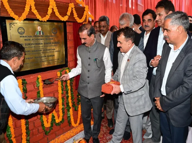 Himachal Pradesh Green Energy: मुख्यमंत्री सुक्खू ने एचपीयू से ग्रीन हाइड्रोजन क्षेत्र में शोध बढ़ाने का किया आह्वान, विश्वविद्यालय को हर साल 150 करोड़ की सहायता