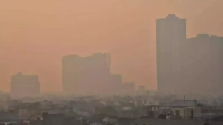 Noida Air Pollution: पिछले साल की तुलना में इस मई में बढ़ा वायु प्रदूषण, ग्रेटर नोएडा की हवा सबसे ज्यादा प्रभावित