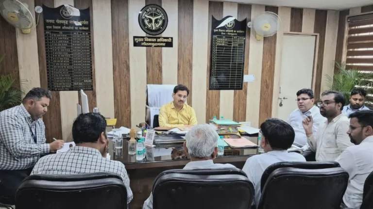 पीएम सूर्यघर योजना की समीक्षा, सीडीओ ने तीन दिन में लंबित मामलों के निस्तारण के दिए निर्देश