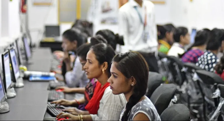 Noida: नई नौकरियां देने में नोएडा प्रदेश में नंबर वन, ग्रेटर नोएडा और मेरठ भी शीर्ष जिलों में शामिल