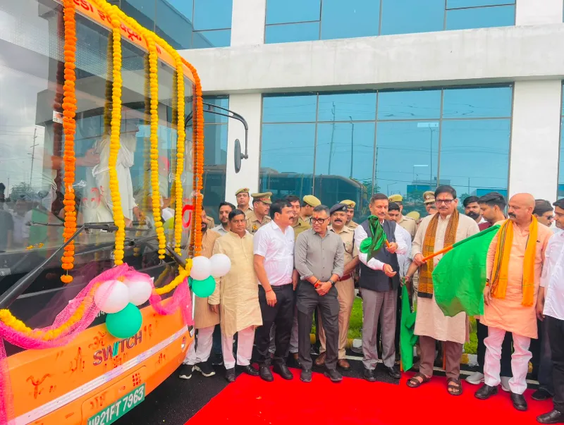 Jeva Airport Bus Service: जेवर एयरपोर्ट के लिए शुरू हुई इलेक्ट्रिक सिटी बस सेवा, ग्रेटर नोएडा को मिली बड़ी सौगात Jeva Airport Bus Service: जेवर एयरपोर्ट के लिए शुरू हुई इलेक्ट्रिक सिटी बस सेवा, ग्रेटर नोएडा को मिली बड़ी सौगात
