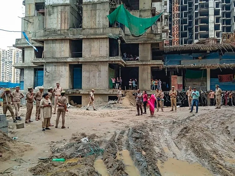 Noida accident: आंधी-बारिश के दौरान निर्माणाधीन भवन की दीवार गिरी, मलबे में दबकर ऑटो चालक की मौत Noida accident: आंधी-बारिश के दौरान निर्माणाधीन भवन की दीवार गिरी, मलबे में दबकर ऑटो चालक की मौत