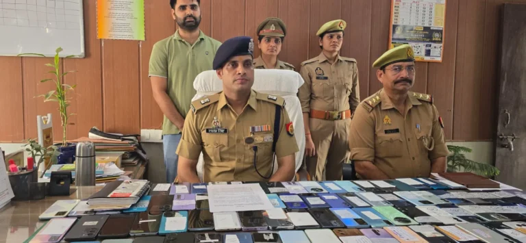 Noida Police: ऑपरेशन सहयोग की बड़ी सफलता: गौतमबुद्ध नगर पुलिस ने 35 लाख रुपये के 121 गुम मोबाइल बरामद कर मालिकों को लौटाए