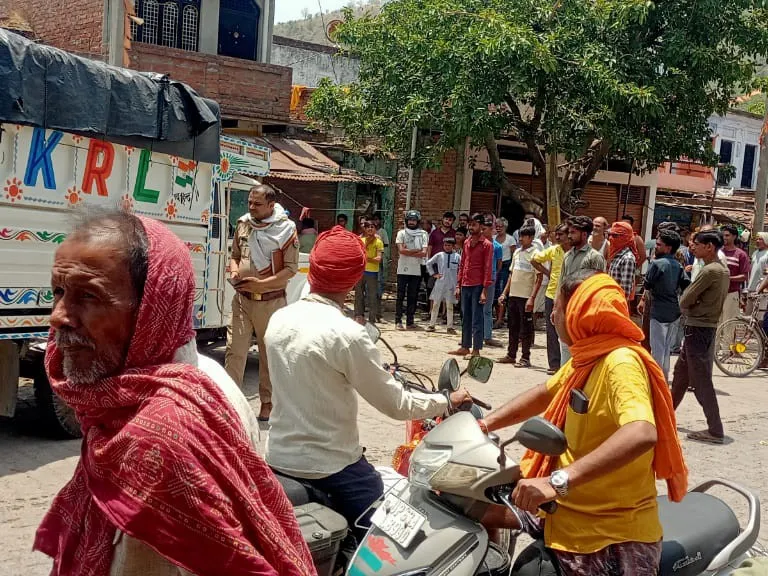 Greater Noida Accident:  डंपर की टक्कर से युवक गंभीर घायल, इलाज के दौरान डॉक्टरों को काटना पड़ा पैर