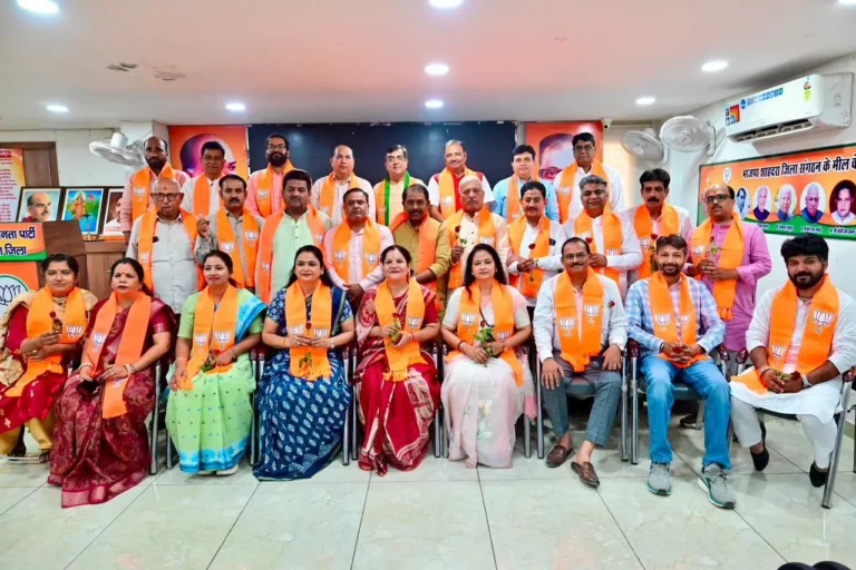 BJP Shahdara: शाहदरा जिला कार्यालय में नवनियुक्त पदाधिकारियों का भव्य स्वागत, संगठन मजबूत करने का लिया संकल्प
