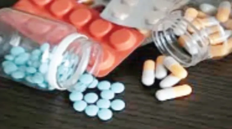 QR Code Medicines: वैक्सीन, कैंसर और एंटीमाइक्रोबियल दवाओं पर अब होगा QR कोड अनिवार्य
