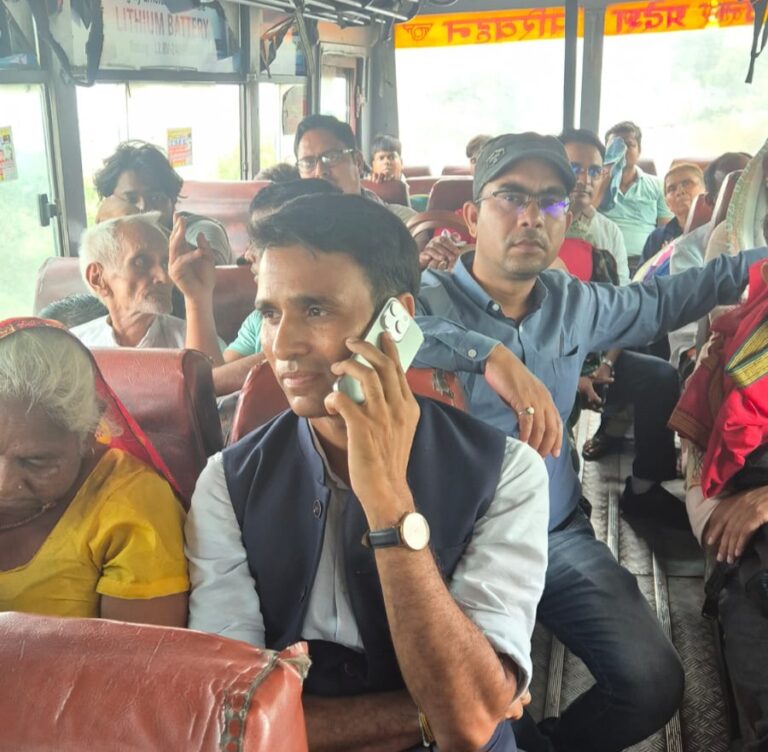 Uttar Pradesh : प्रदेश मंत्री बनने के बाद पहली बार सासनी पहुंचे यतेन्द्र शर्मा, सरकारी बस से सफर कर दिया सादगी का संदेश