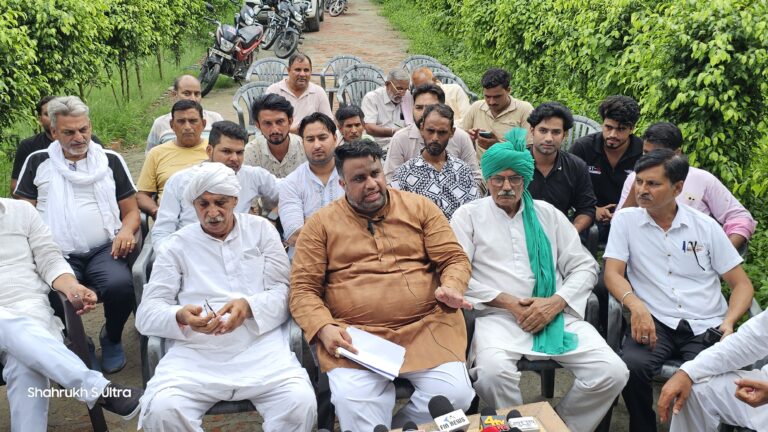 Uttar Pradesh : हापुड़ में अनुशासनहीनता पर कार्रवाई न होने से नाराज, रालोद युवा जिलाध्यक्ष समेत 38 पदाधिकारियों ने दिया सामूहिक इस्तीफा