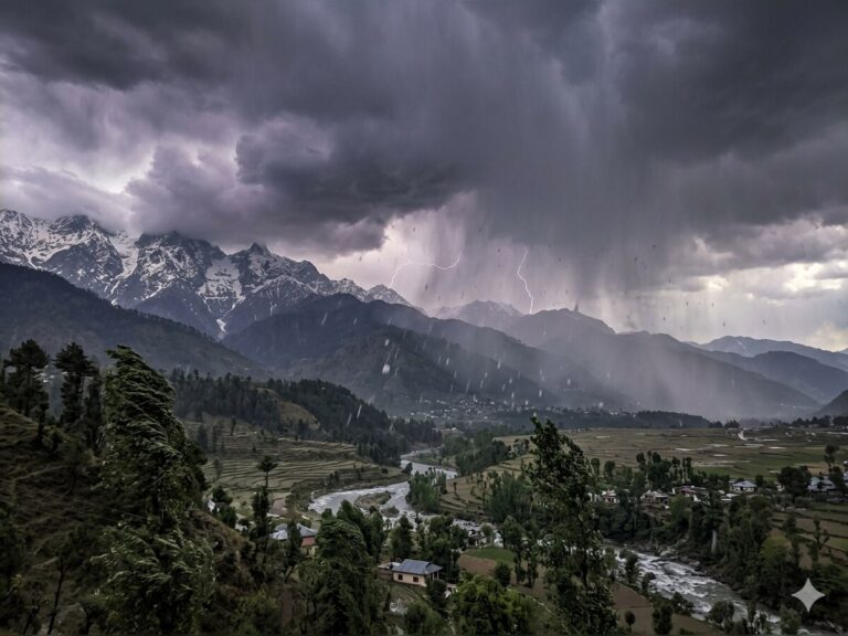 Uttarakhand : आज और कल उत्तराखंड में भारी वर्षा की संभावना, प्रशासन अलर्ट