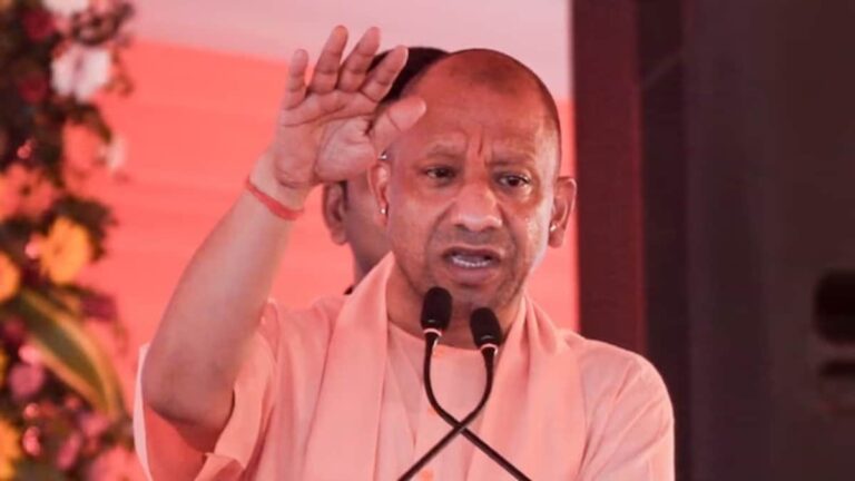 Uttar Pradesh : योगी सरकार कांवड़ यात्रा के लिए चलाएगी अतिरिक्त बसें, निगरानी के लिए 24 घंटे एक्टिव रहेगा कंट्रोल रूम