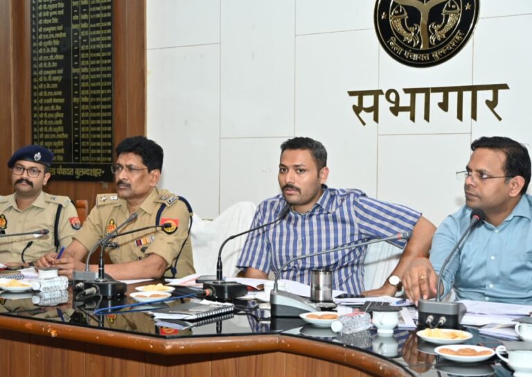 Uttar Pradesh : श्रावण कांवड़ यात्रा और महाशिवरात्रि को लेकर बुलंदशहर डीएम ने दिए सख्त निर्देश, शिविरों में सीसीटीवी अनिवार्य