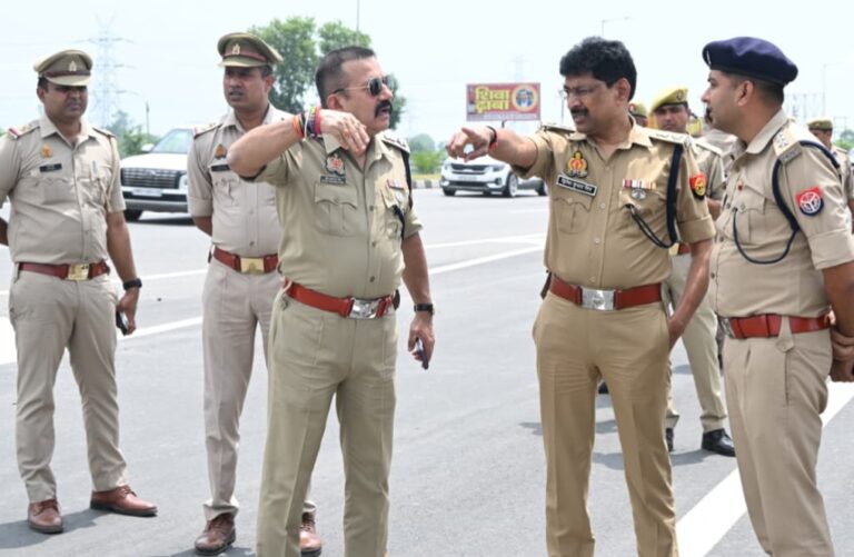 Uttar Pradesh : कांवड़ यात्रा और महाशिवरात्रि को लेकर पुलिस अधिकारियों ने रूटों का निरीक्षण, दिए जरूरी निर्देश