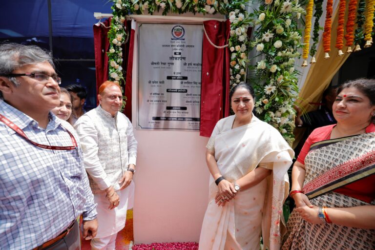 New Delhi : मुख्यमंत्री रेखा गुप्ता ने लाजपत नगर कॉलोनी अस्पताल के नए फ्रंट ब्लॉक और फिजियोथेरेपी केंद्र का किया लोकार्पण