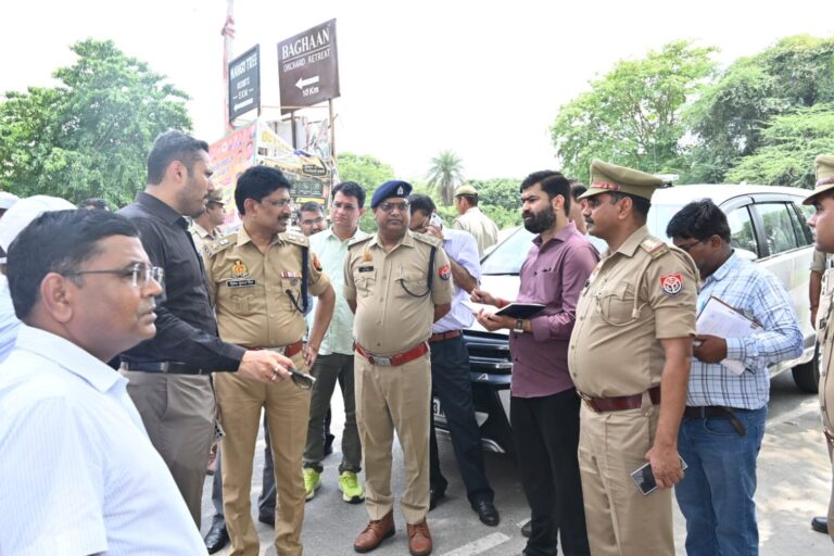Uttar Pradesh : बुलंदशहर में डीएम और एसएसपी ने परखीं कांवड़ यात्रा की व्यवस्थाएं, दिए जरूरी निर्देश