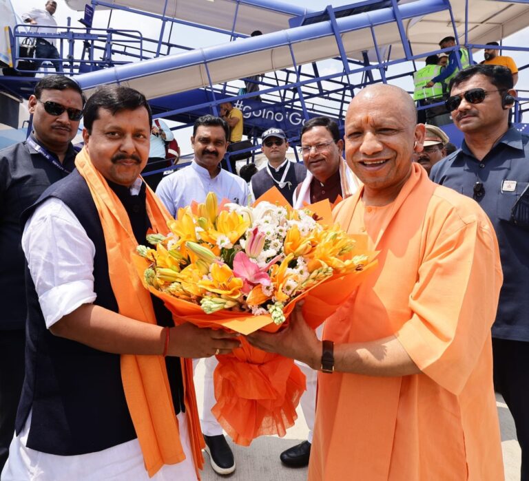 Uttar Pradesh : मुख्यमंत्री योगी आदित्यनाथ ने किया नितिन नबीन का स्वागत