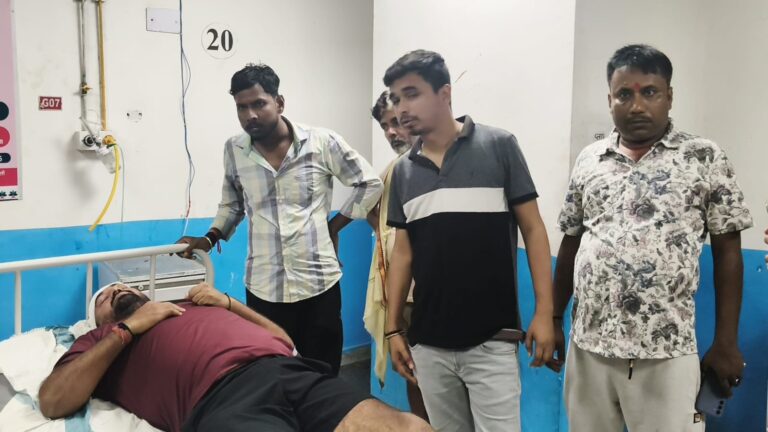 Bihar : करणी सेना के जिला अध्यक्ष पर जानलेवा हमला, पिस्टल की बट से सिर फोड़ा, सोने की चेन और ब्रेसलेट लूटे