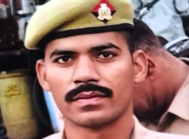 Uttar Pradesh : बुलंदशहर में सिपाही ने सर्विस राइफल से खुद को गोली मारकर की आत्महत्या, तीन महीने पहले हुई थी जॉइनिंग