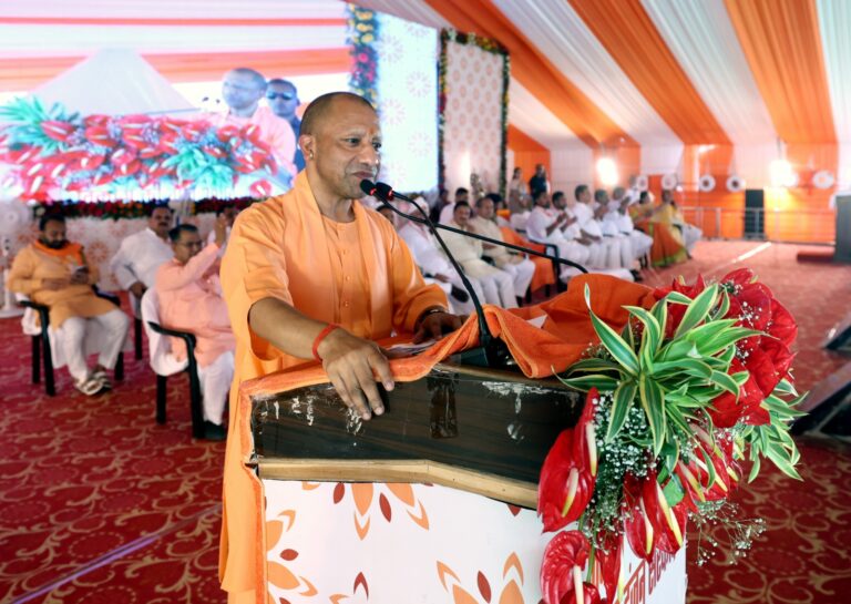 Uttar Pradesh : बुलंदशहर में सीएम योगी ने कहा- 2017 से पहले भय और दंगों का माहौल, अब विकास और सुरक्षा है यूपी की पहचान