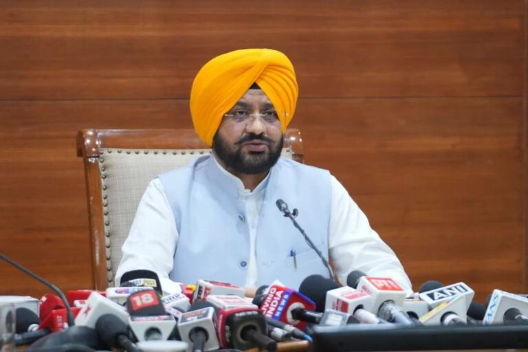 Punjab : 18 वर्षों से सेवा दे रहे हजारों मनरेगा कर्मचारियों की अनदेखी नहीं कर सकती मोदी सरकार- तरुनप्रीत सिंह सौंद