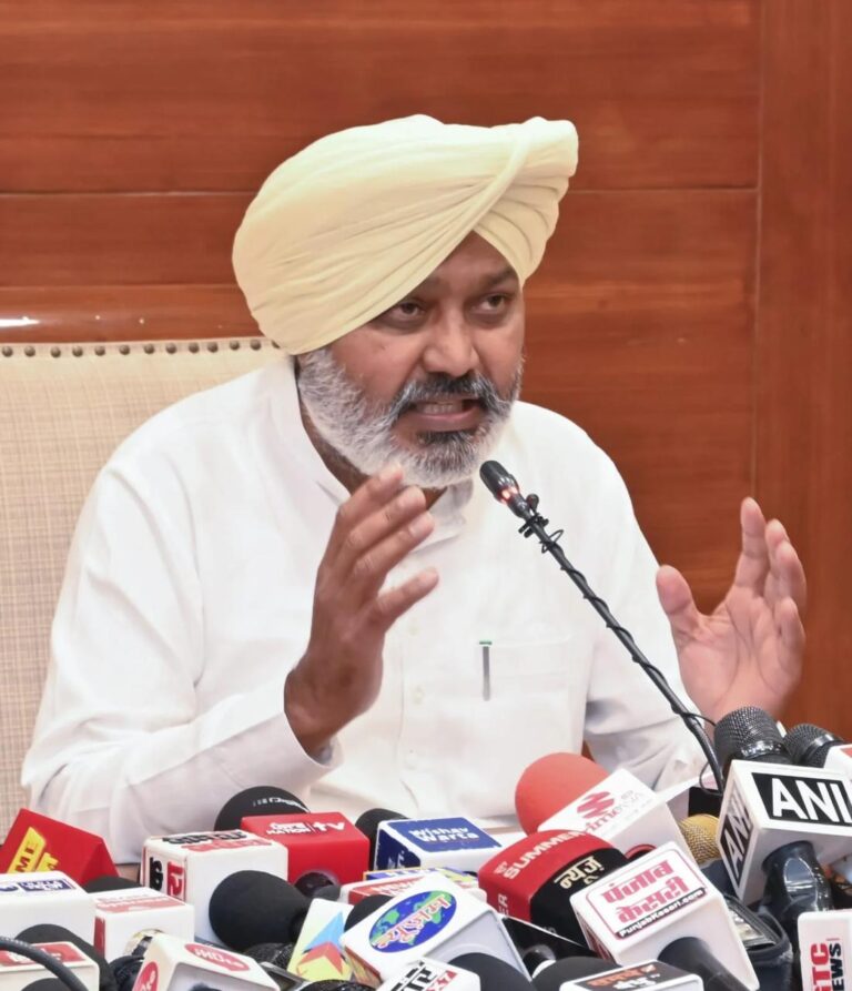 Punjab : भगवंत मान सरकार द्वारा प्रमुख मांगें मानने के बाद पीएसपीसीएल यूनियनों और आम आदमी क्लीनिकों के कर्मचारियों ने हड़ताल वापस ली, कामकाज फिर शुरू- हरपाल सिंह चीमा