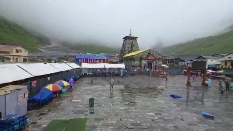 Uttarakhand : लगातार बारिश और भूस्खलन से तीसरे दिन भी ठप रही केदारनाथ यात्रा, सावन में सूनी पड़ी बाबा की नगरी