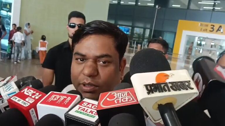 Bihar : मुकेश सहनी ने नीतीश सरकार और सम्राट चौधरी पर बोला हमला, फास्ट ट्रैक कोर्ट से लेकर टैक्स तक पर उठाए सवाल