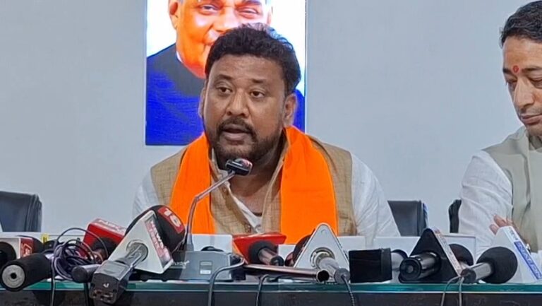 BIG BREAKING : बांकीपुर उपचुनाव से अभिषेक कुमार बंटी ने चुनाव लड़ने से किया इंकार, नीरज कुमार सिन्हा होंगे भाजपा के उम्मीदवार